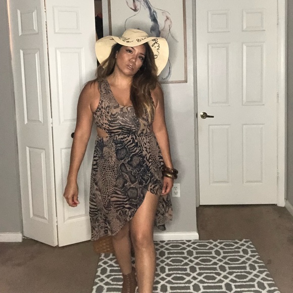 Agaci Animal print cut out split dress - Picture 4 of 4